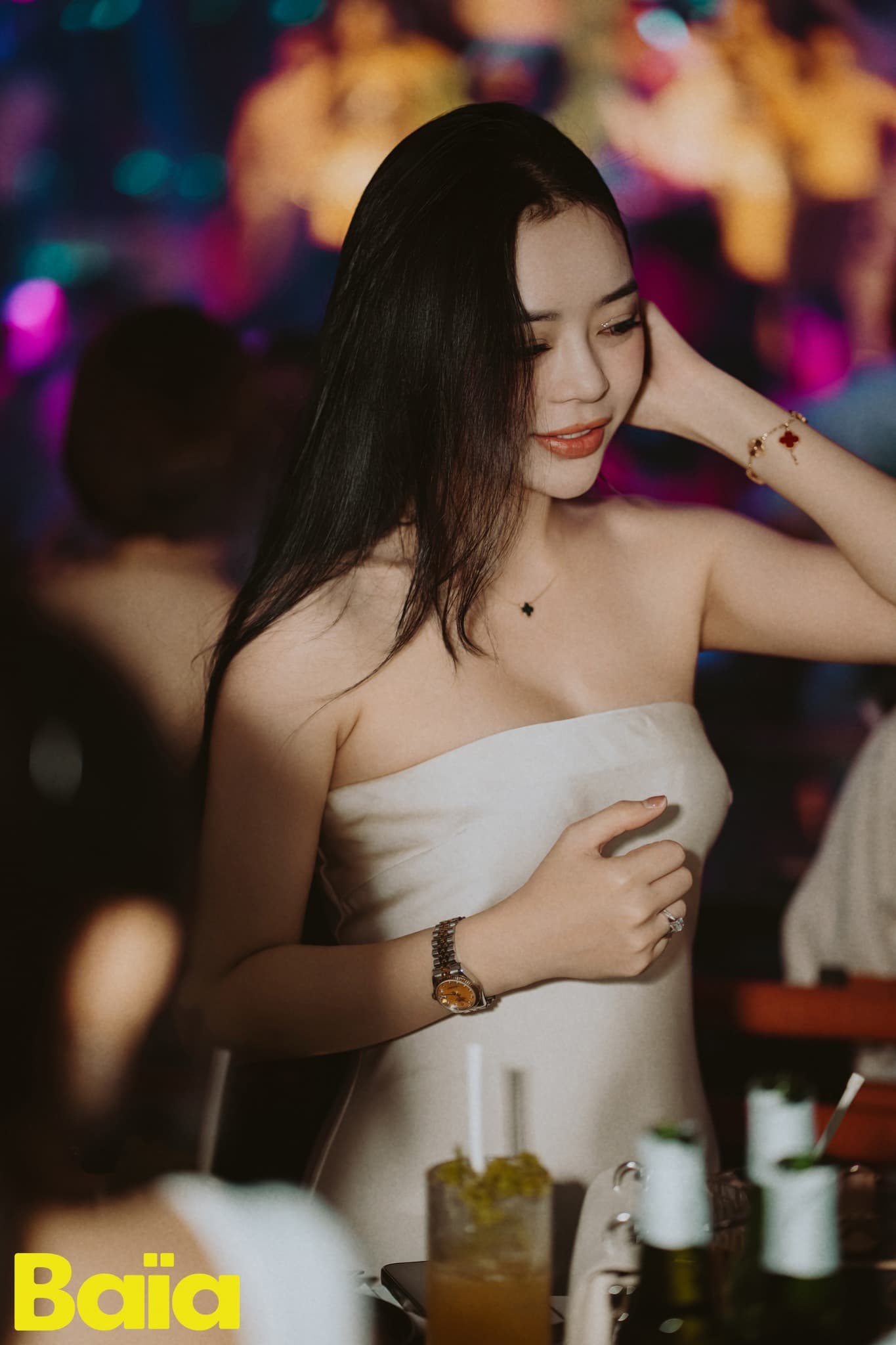 BAIA Saigon — lounge Địa Trung Hải tượng ngựa cẩm thạch